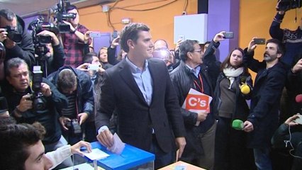 Rivera pide una participación "récord": "Para cambiar España hay que mojarse"