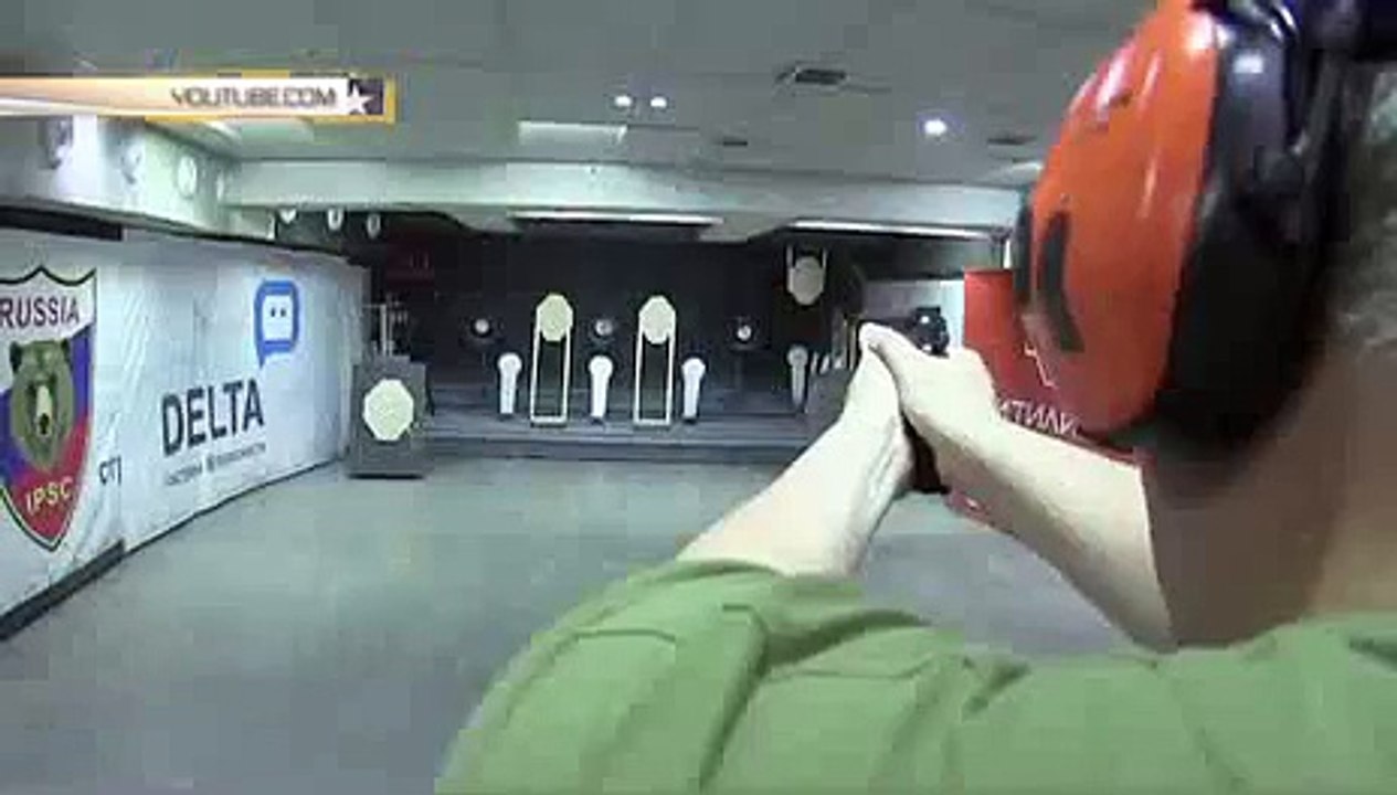 Рогозин показал мастер-класс по стрельбе из пистолета по-македонски