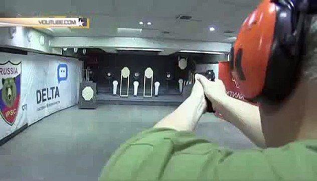 Рогозин показал мастер-класс по стрельбе из пистолета по-македонски