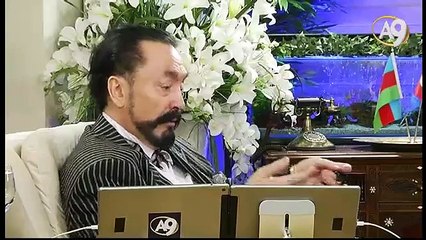 İnsanların telefon ve dizi müptelası haline gelerek düşünme ve üretme yeteneklerini kaybediyorlar.