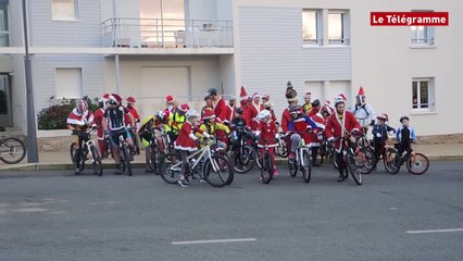 Pleumeur-Bodou (22). Le Père Noël en a sous la pédale