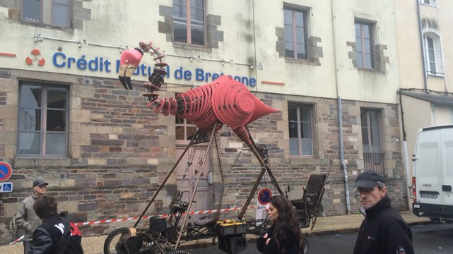 Un flamant rose géant pour fêter Noël
