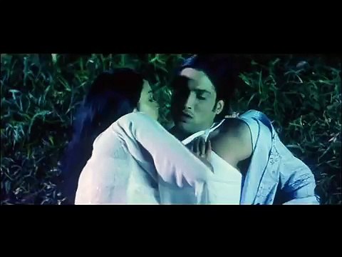 Mallika Sherawat and Karan Khanna Kissing Scene - Bachke Rehna Re Baba - Passionate Kiss