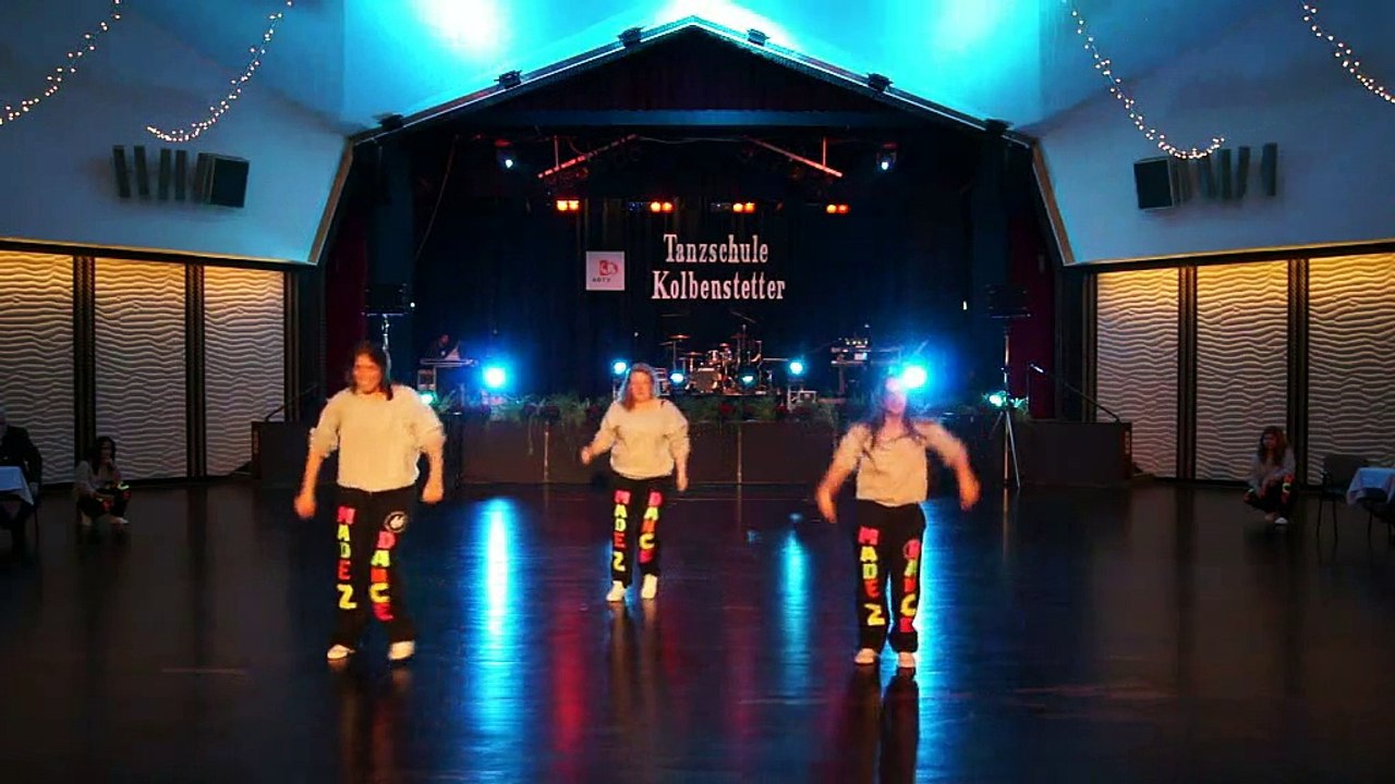 Auftritt Abschlussball Tanzschule Kolbenstetter 2015