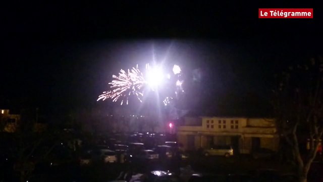 Guingamp. Environ 5.000 personnes au feu d'artifices de Noël