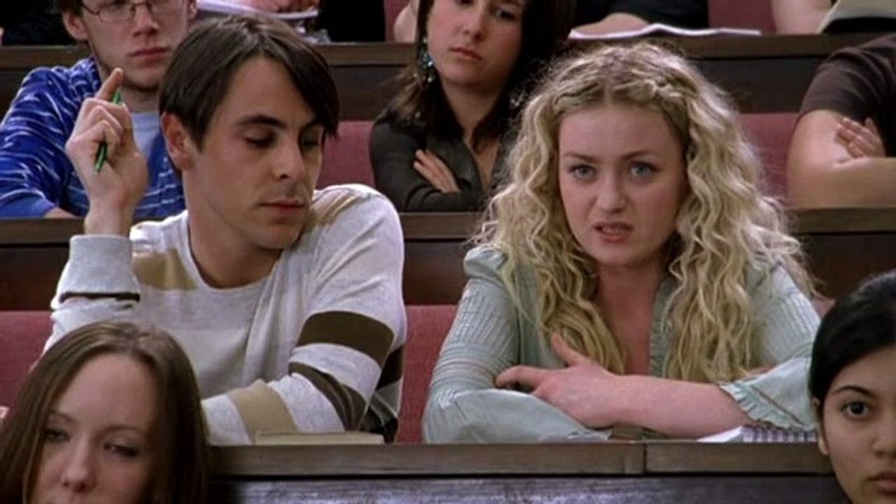 Afterlife - S2 E1 - Roadside Bouquets