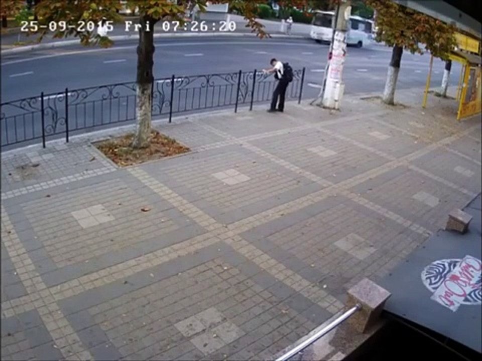 Что такое 5 секунд! Школьнику повезло. (Симферополь)