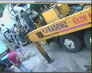 HARCLA BERABER KAYBOLAN COCUK!