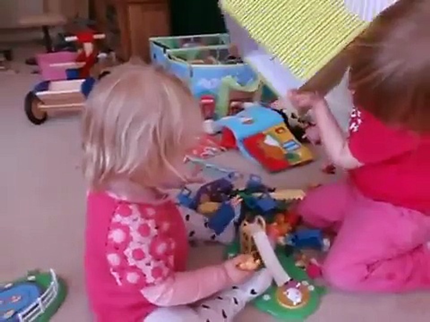 Peppa The girls playing with Peppa Pig toys Prasatko - Dailymotion Video