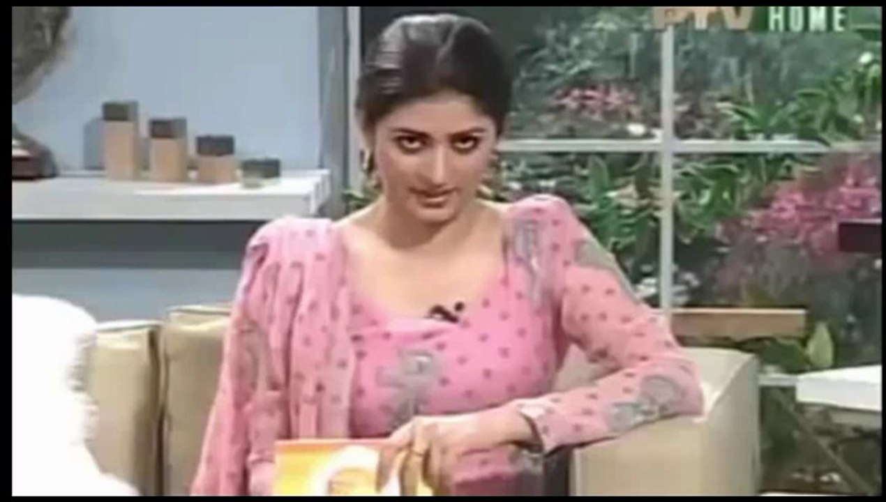 Cameraman Crossed All limits During Live Show