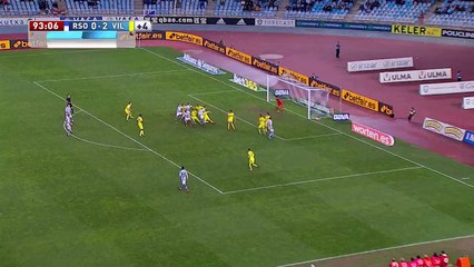 Remate de  Jonathas al larguero