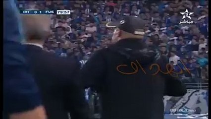 لقطة طريفة من عبد الحق بن شيخة تجاه لاعبه