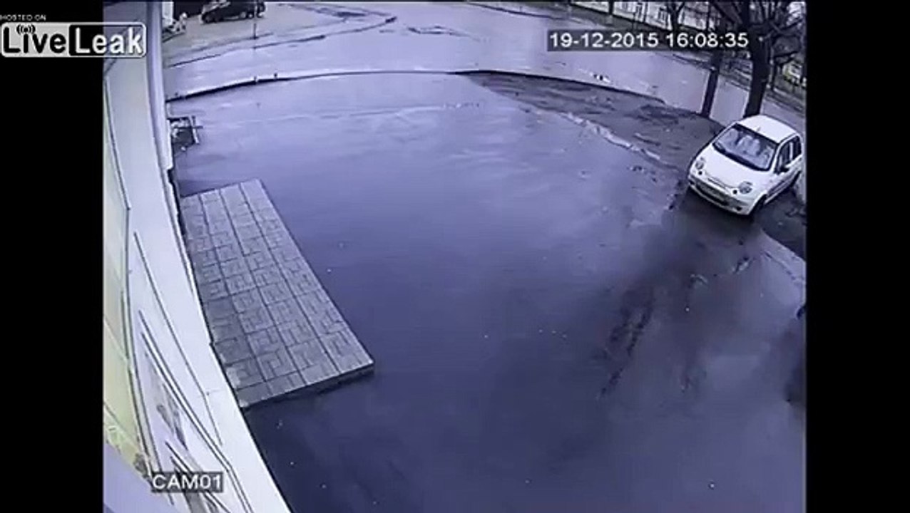 uçan opel /car crash