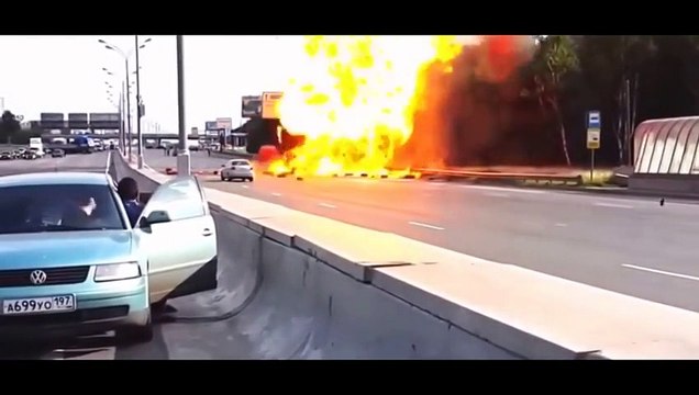 Взрывное ДТП. Жесть