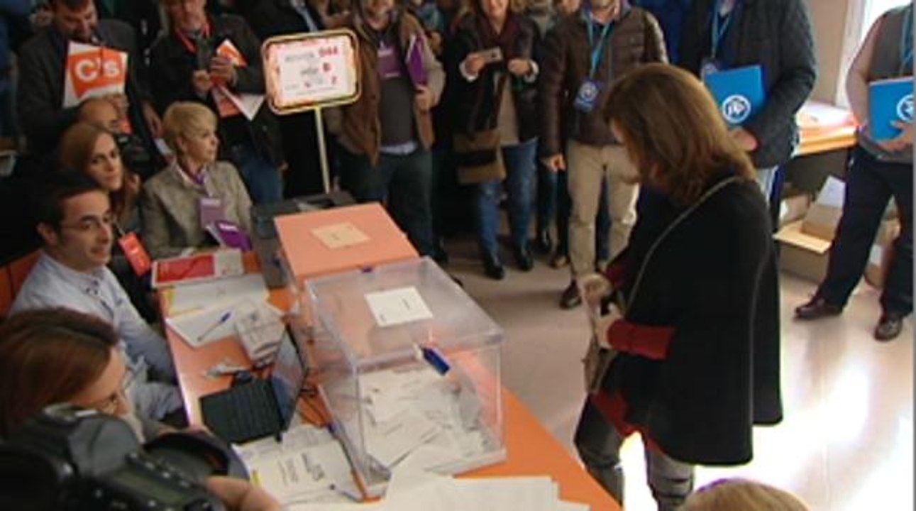 Sáenz de Santamaría 'La alta participación demuestra que nuestra democracia es muy vigorosa'