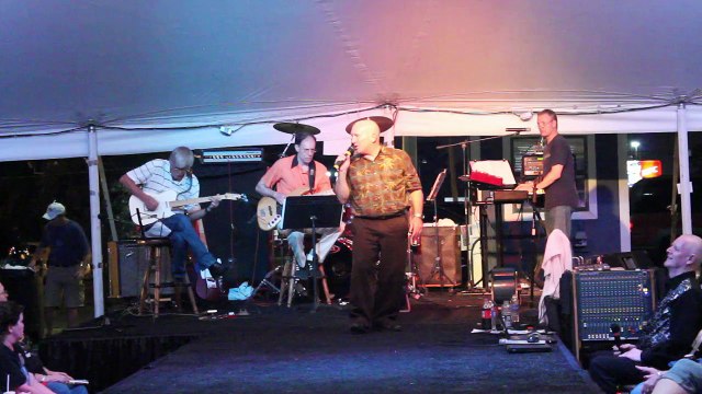 Danny McCorkle & the Katz perform 'Little Sister' Elvis Week 2014