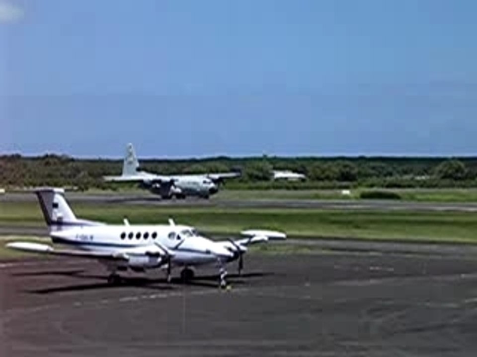 Décollage d'un hercule en Guadeloupe