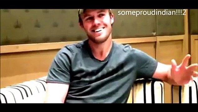 AB de Villiers sings a Hindi song - Yeh Dosti Hum Nahin Todenge!!