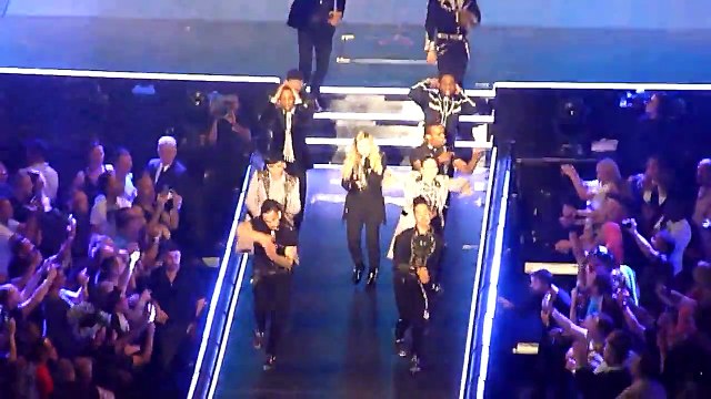 【Madonna】 Deeper and Deeper - Rebel Heart Tour (San Jose - 10/19/15)