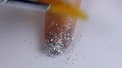 Use Glitter On Your Nails Perfectly!
