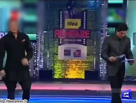 Neil Nitin Gives A Shut Up Call To Sharukh Khan