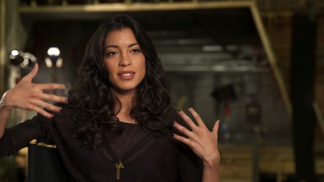 SPECTRE Estrella Official On Set Interview - Stephanie Sigman