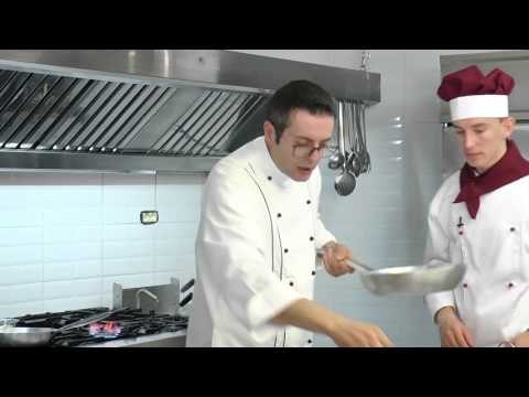 Report TV - Rreze Dielli, Te gatuajme me zonjen Tefta Lion Park Pj.2