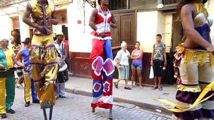 Danseurs-rue-Havane
