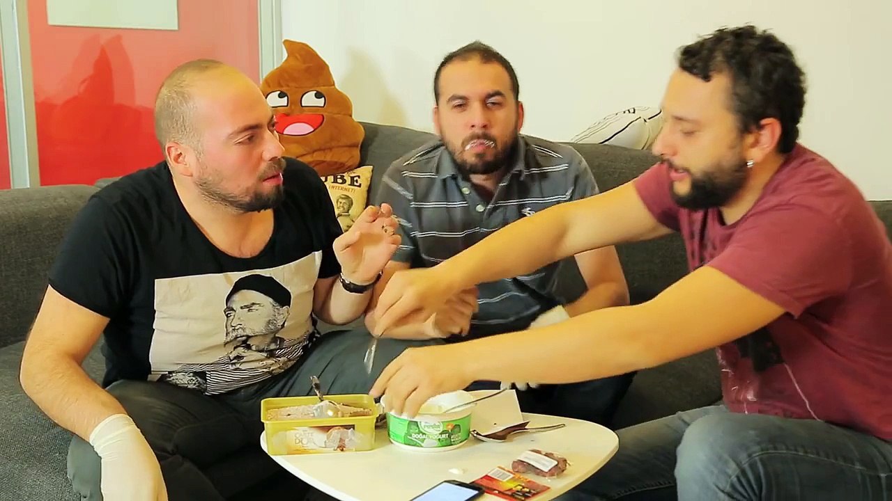 Dünyanın En Acı Biberini Cem De Yedi