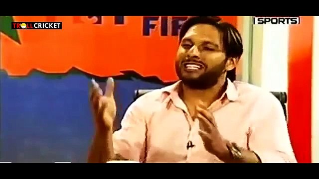 Shahid Afridi tells a funny story abt Inzamam Ul Haq playing Football - Video Dailymotion