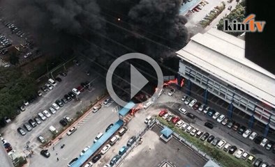 Visual kereta terbakar di LRT Taman Jaya