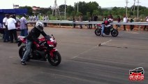 Honda CBR 600RR vs Yamaha R6 - Araba Tutkum