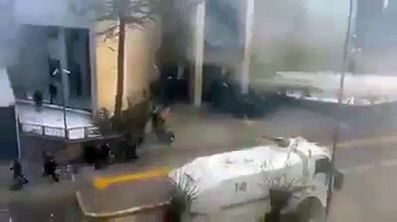 Van'da Göstericiler Olay Çıkardı