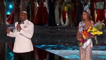 VIDÉO Steve Harvey annonce la mauvaise gagnante pendant Miss Univers