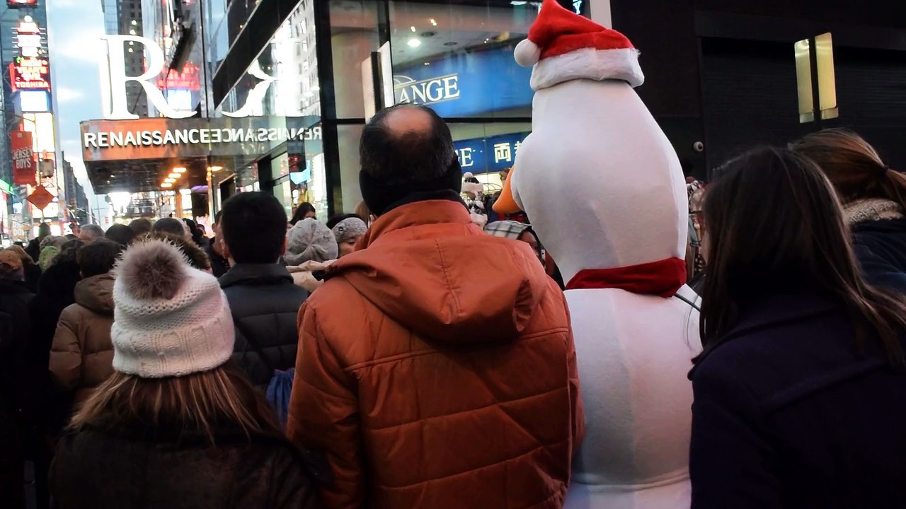 Olaf a Time Squrare