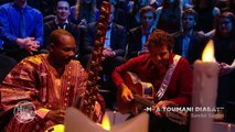-M- et Toumani Diabaté - Sambé Sambé - Le Petit Journal de Noël du 22/12/2015 - CANAL+
