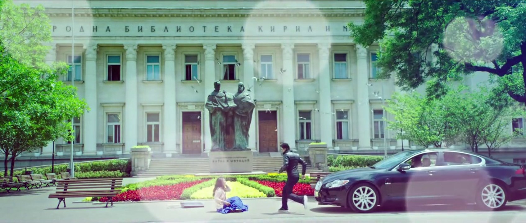 Dilwale - Sneak preview of the love story - Kajol -> Shah Rukh Khan -> Kriti Sanon -> Varun Dhawan