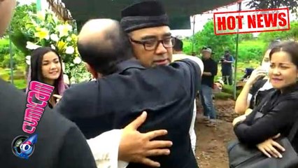 Suasana Pemakaman Putra Farhan - Cumicam 21 Desember 2015
