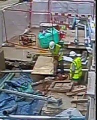 Percer un cable de 11 000 volts avec un marteau-piqueur