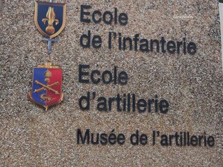 DRAGUIGNAN  ( 83 ) le musée de l'artillerie en HD 720