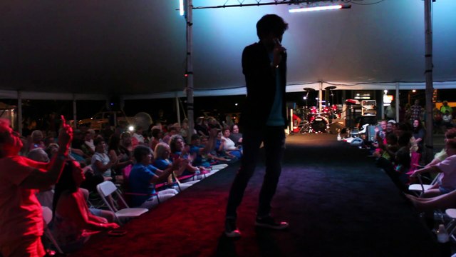 Kavan Hashemian sings 'I Can help' Elvis Week 2015