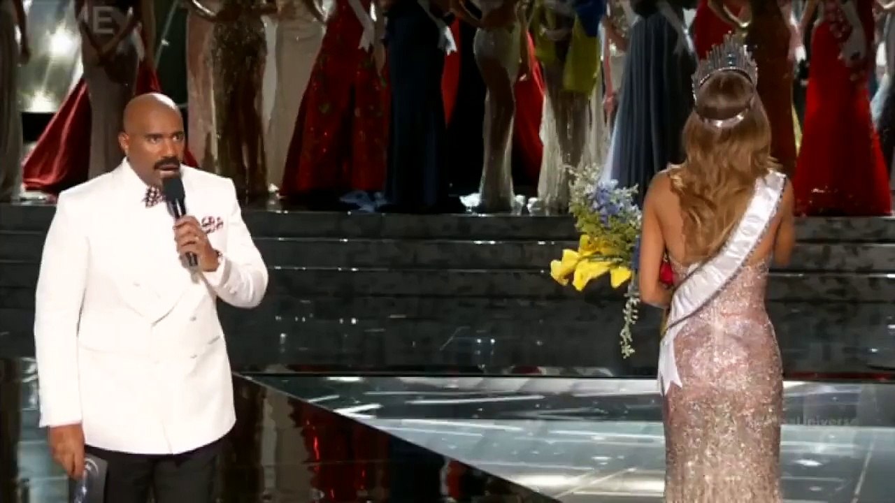 Steve Harvey Announces The WRONG Winner of Miss Universe 2015