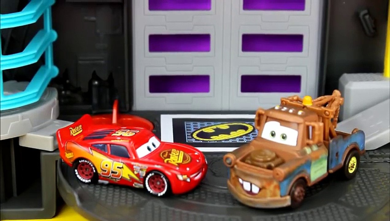 Disney Cars Pixar Mater Lightning McQueen start Batman and Robin Bat Cave on fire
