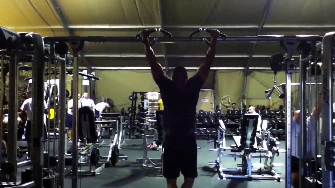 Tavi Castro - Insane Workout
