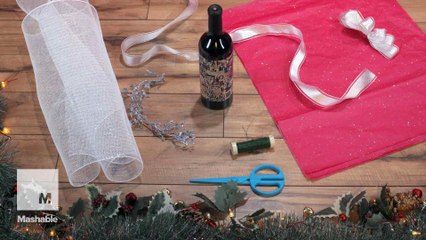 How to wrap a bottle of wine for winter festivities