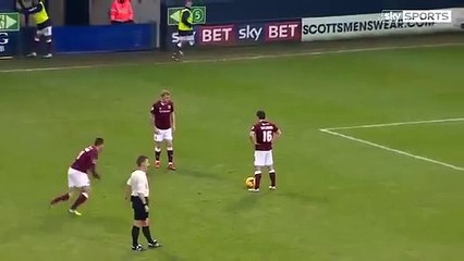 Northampton takımından 10 numara frikik organizasyonu