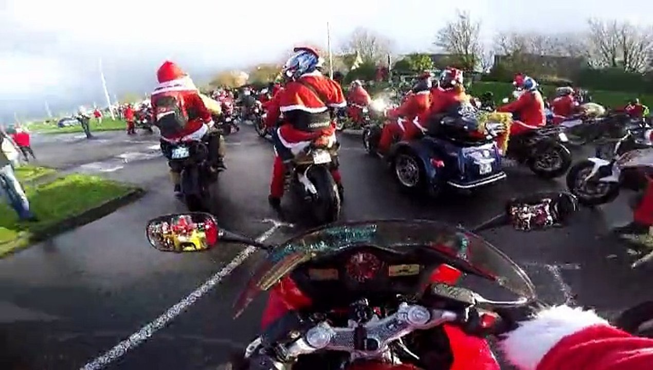 Défilé annuel des pères noël motards a brest 2015