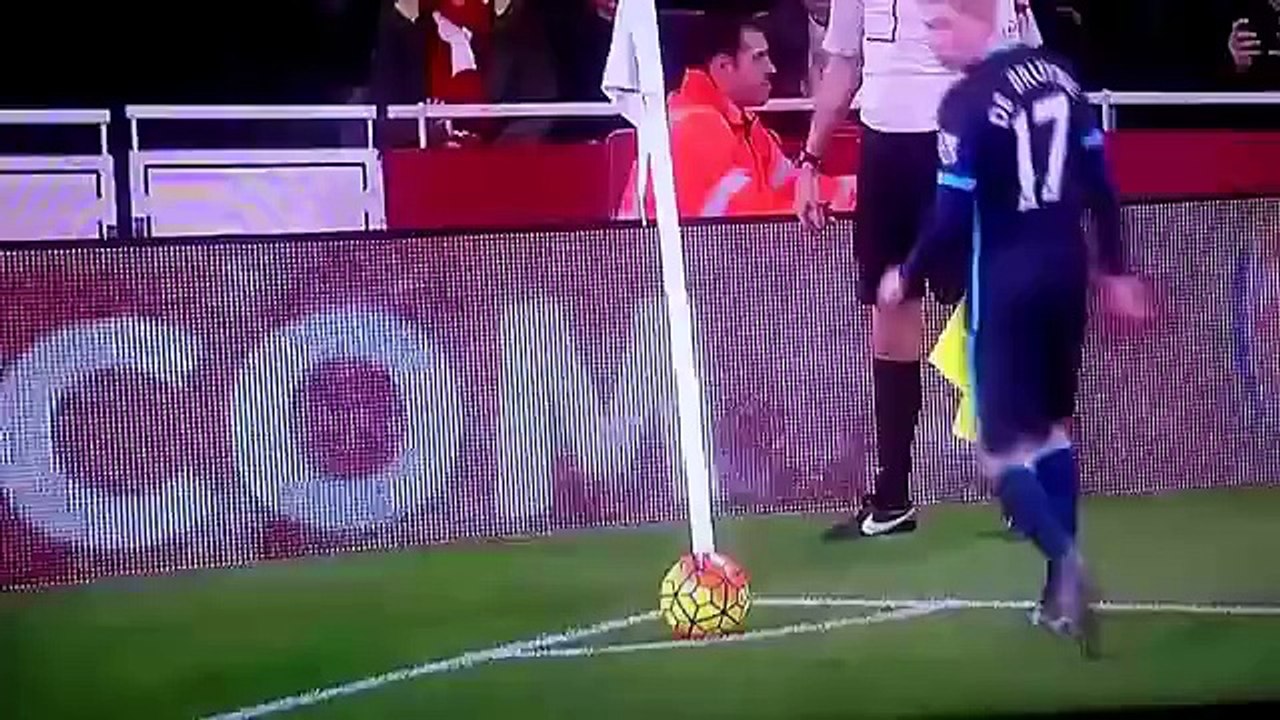 Kevin De Bruyne Funny Corner Kick fail - Arsenal vs Manchester City 1-0  21-12-2015