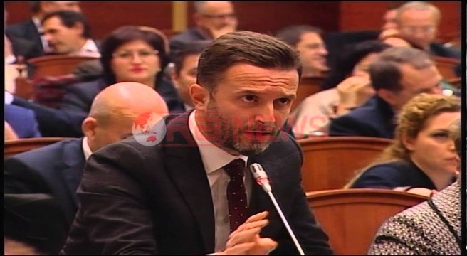 Projektligji, Parlamenti miraton “lojrat e fatit”, debate të ashpra Bode-Braçe- Ora News