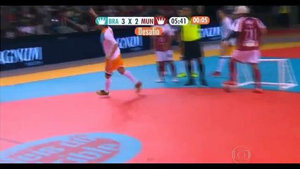 Futsal : quand Falcao défie Sean Garnier